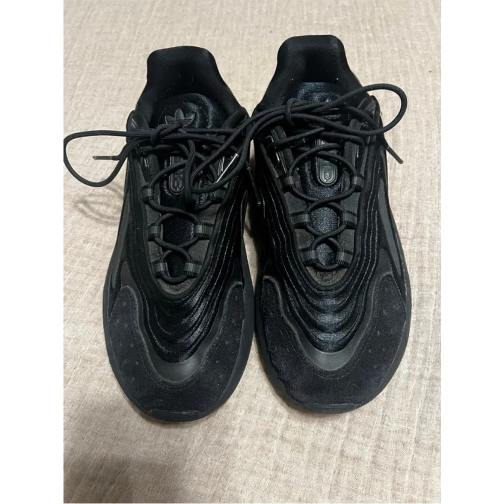 Adidas Ozelia Sneakers Black Size 8 - Picture 3 of 3